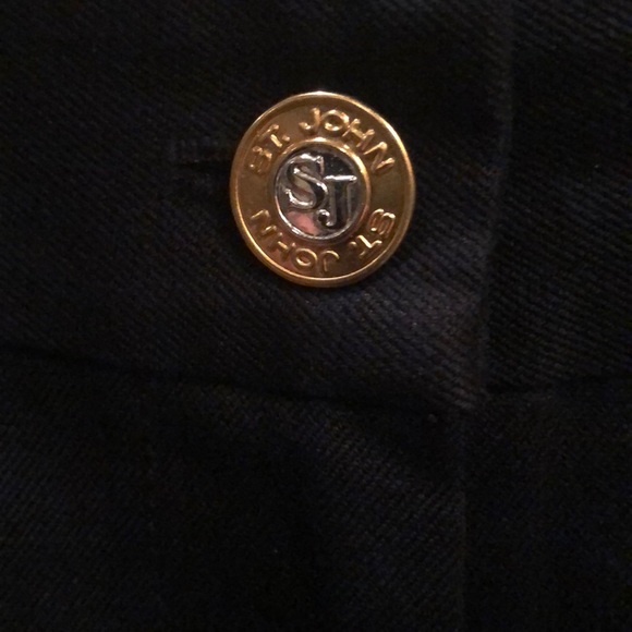 St. John Sport capris - Picture 7 of 8